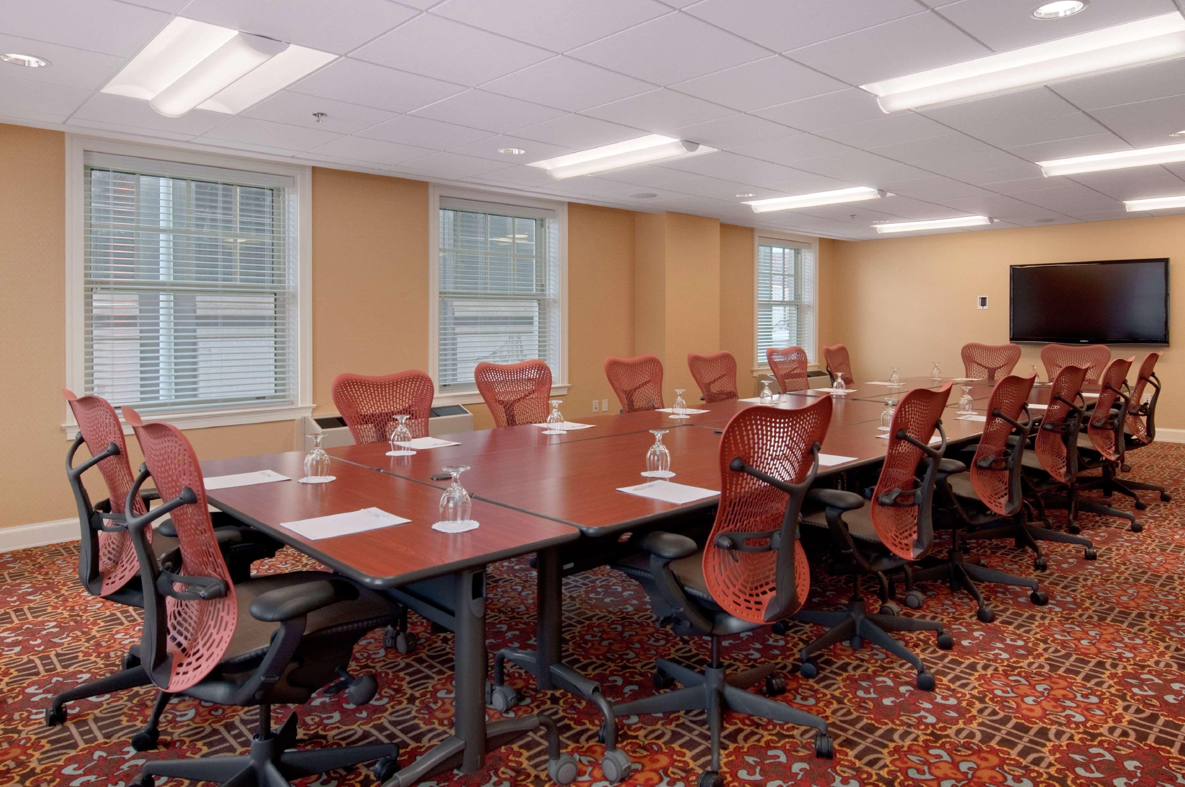 Doubletree Suites By Hilton Hotel Detroit Downtown - Fort Shelby Екстер'єр фото