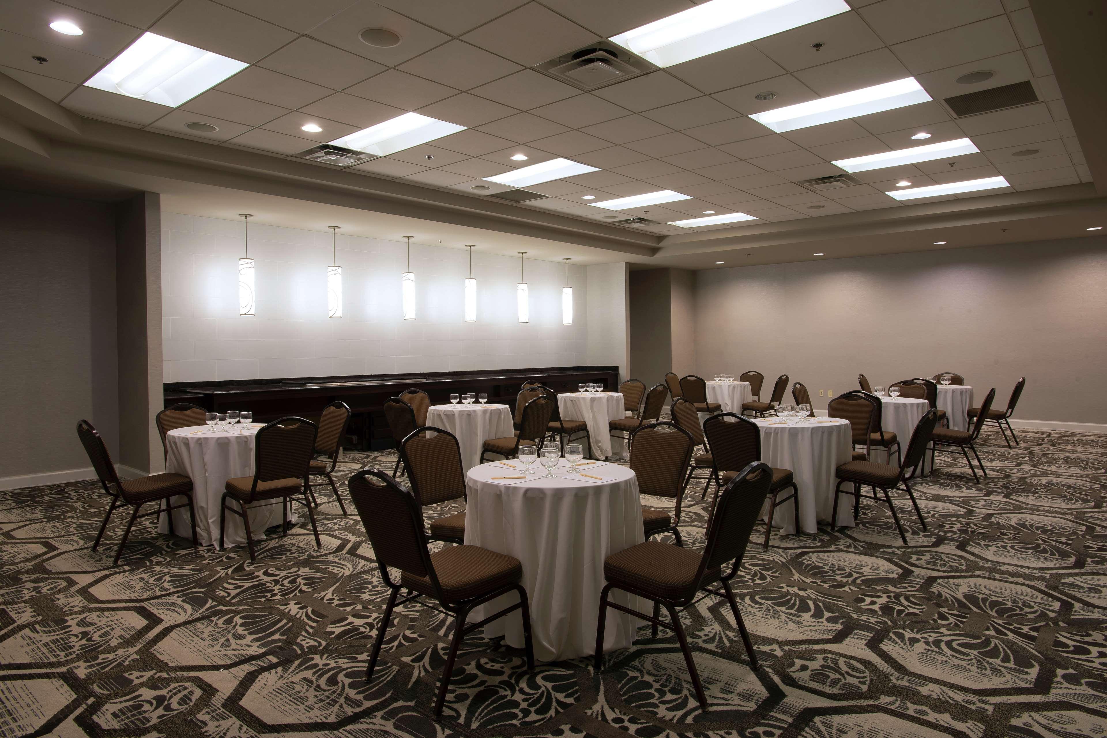 Doubletree Suites By Hilton Hotel Detroit Downtown - Fort Shelby Екстер'єр фото