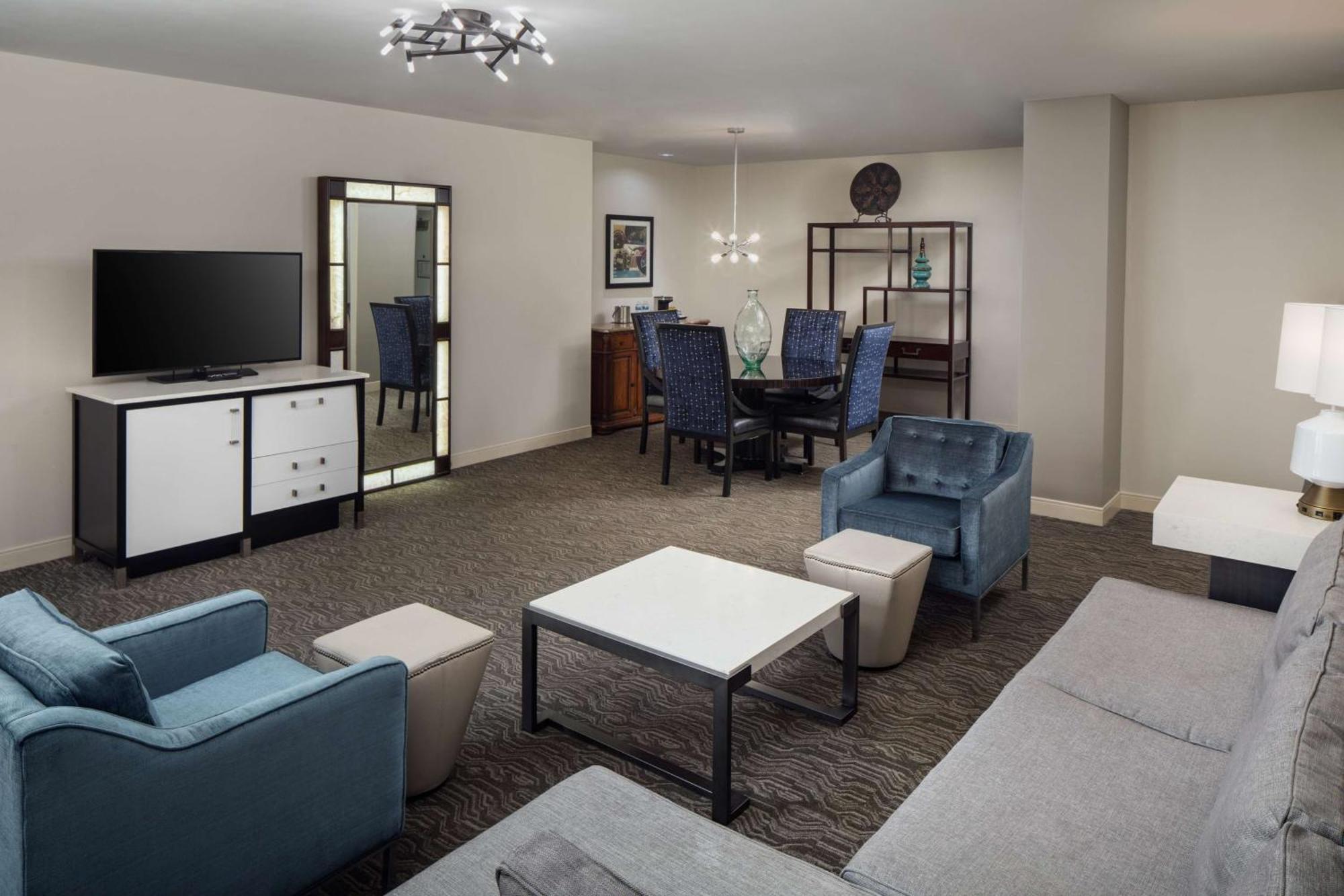 Doubletree Suites By Hilton Hotel Detroit Downtown - Fort Shelby Екстер'єр фото