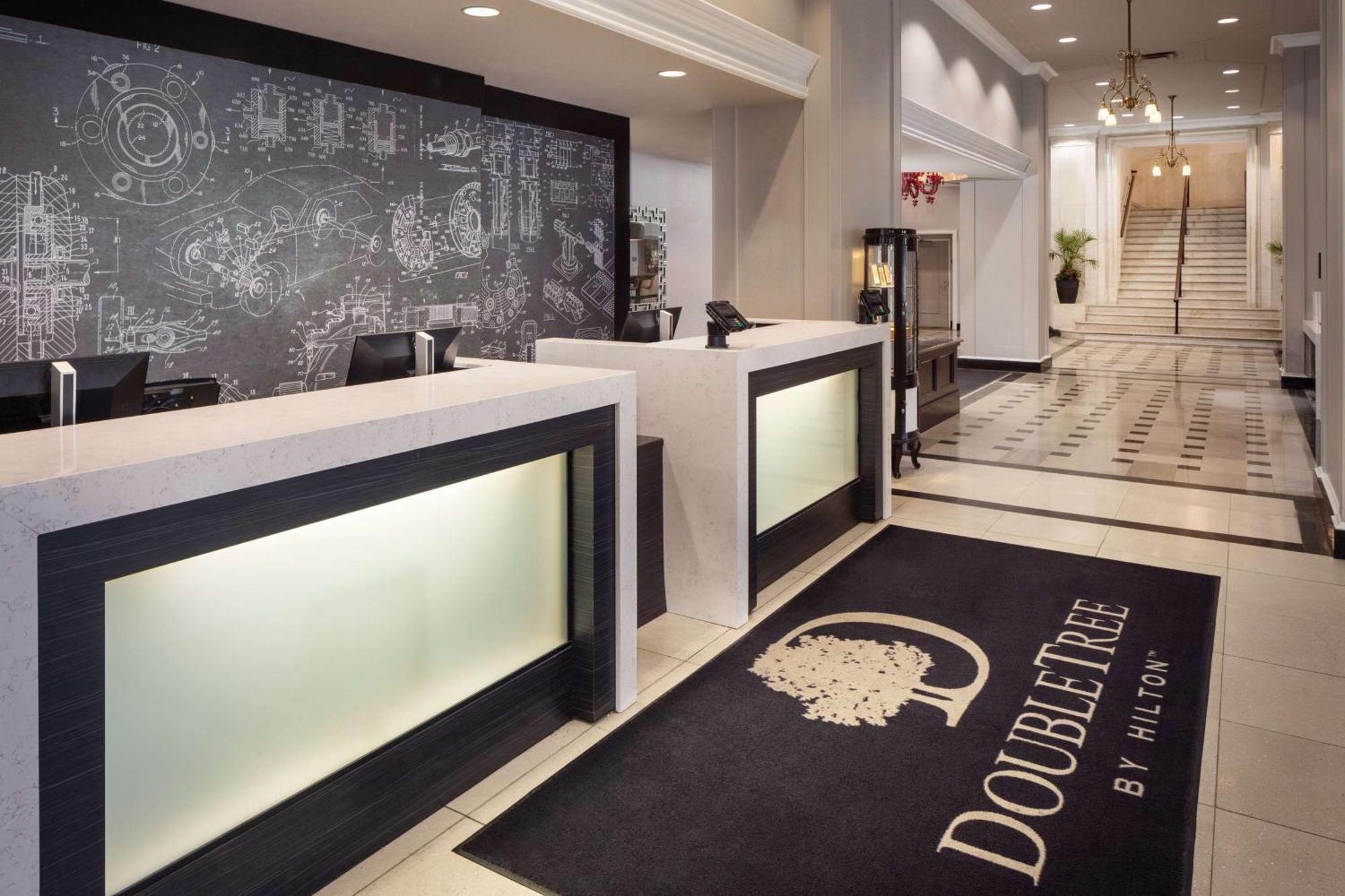 Doubletree Suites By Hilton Hotel Detroit Downtown - Fort Shelby Екстер'єр фото