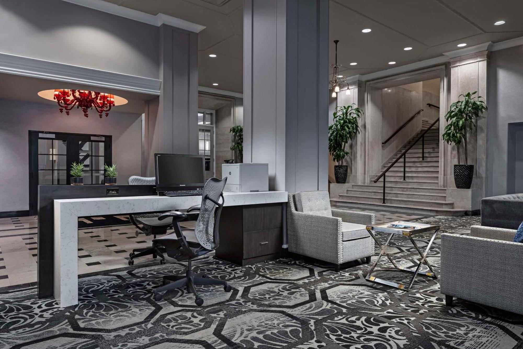 Doubletree Suites By Hilton Hotel Detroit Downtown - Fort Shelby Екстер'єр фото