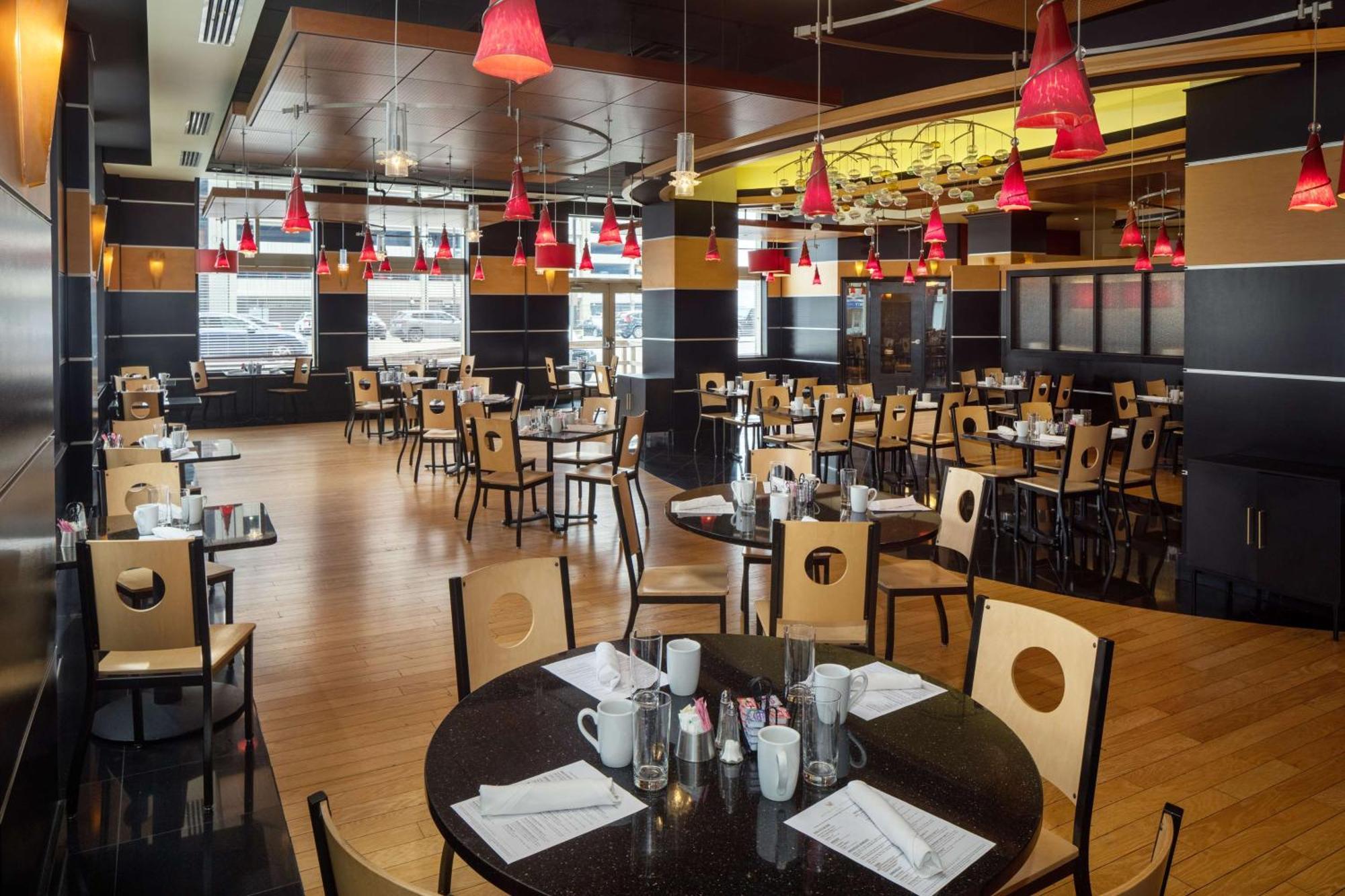 Doubletree Suites By Hilton Hotel Detroit Downtown - Fort Shelby Екстер'єр фото
