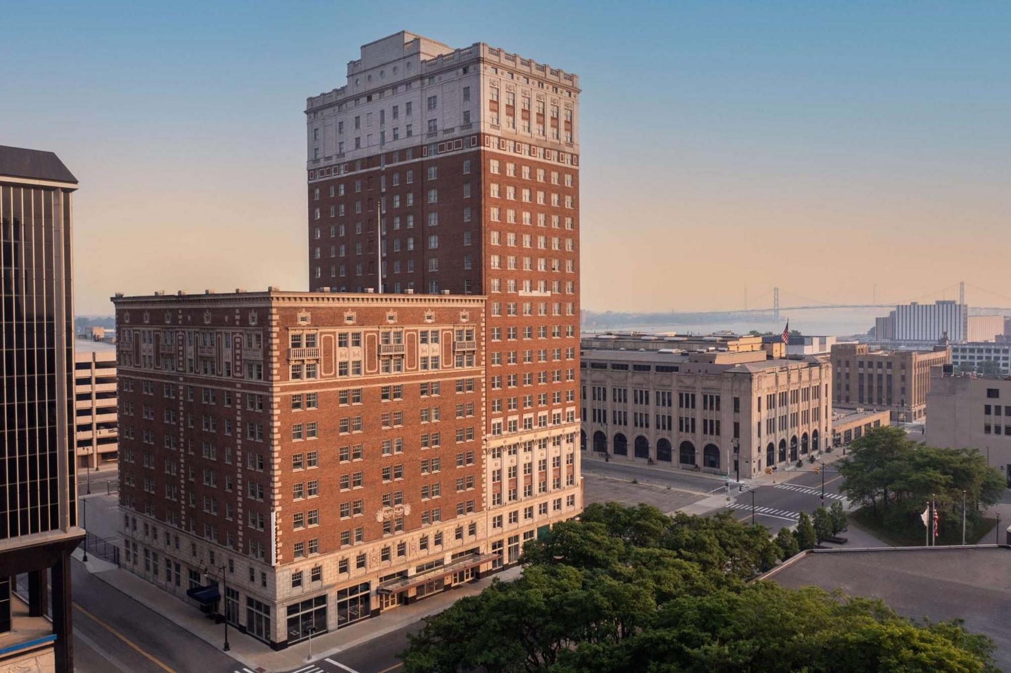Doubletree Suites By Hilton Hotel Detroit Downtown - Fort Shelby Екстер'єр фото