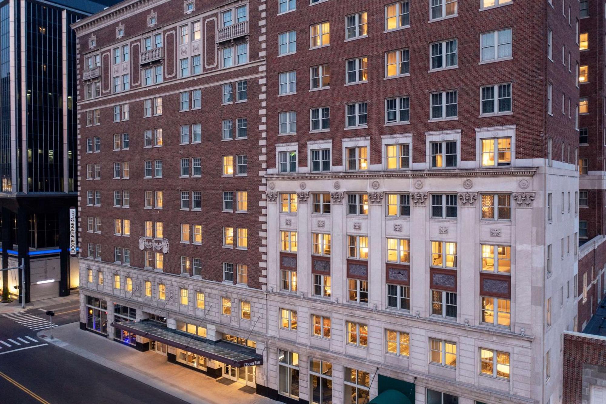 Doubletree Suites By Hilton Hotel Detroit Downtown - Fort Shelby Екстер'єр фото