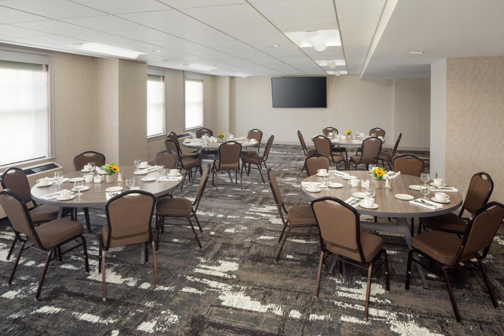 Doubletree Suites By Hilton Hotel Detroit Downtown - Fort Shelby Екстер'єр фото